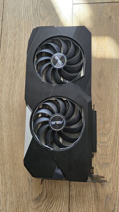 Karta graficzna Asus Radeon 6750xt  12Gb