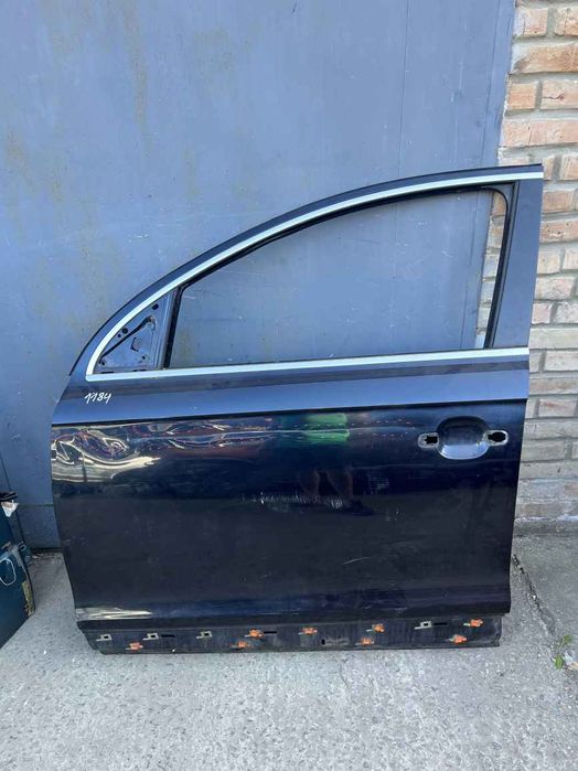 VAG Audi Q7 05-14 двері перед L дефект