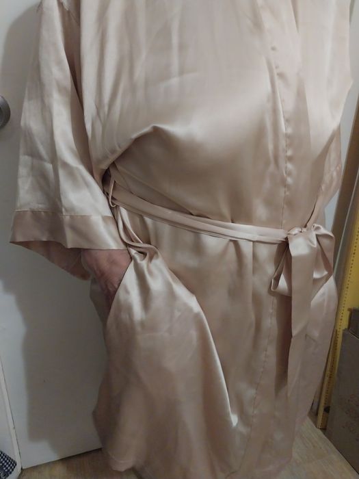 Шелковый халат Victoria Secret. . . Беж.