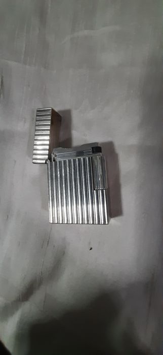 Isqueiro S T Dupont em Prata