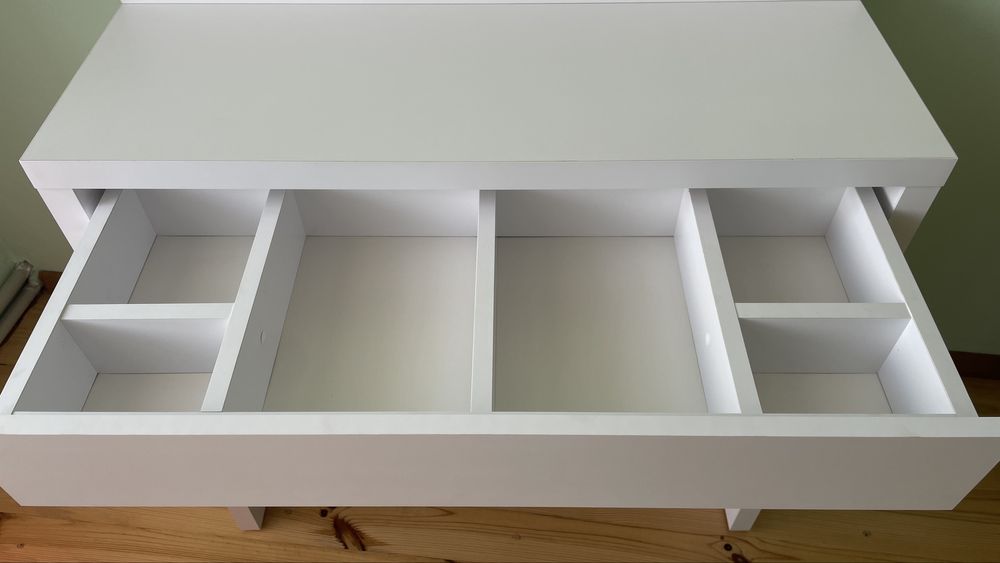 Туалетний столик