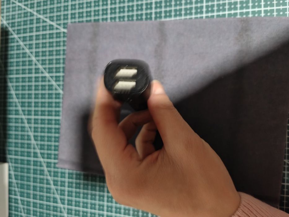 Ładowarka samochodowa USB