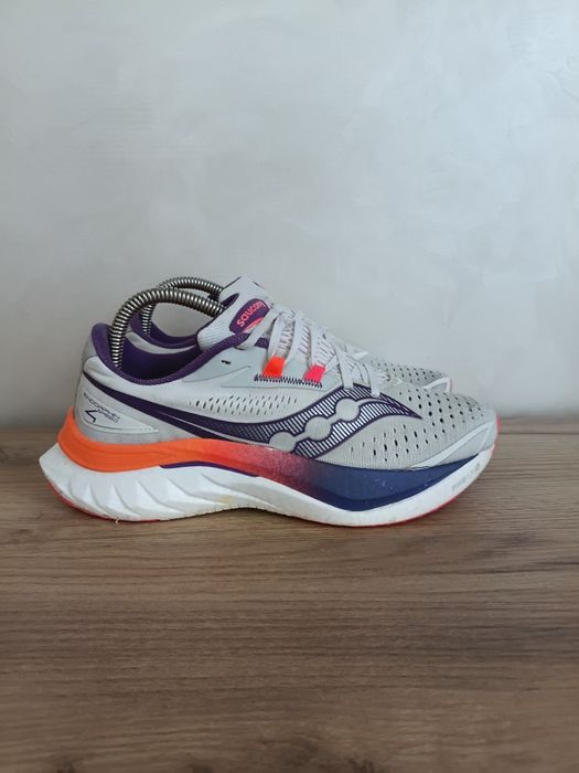 Кросівки Бігові Saucony Endorphin Speed 4
Розмір 40.5 довжина устілки