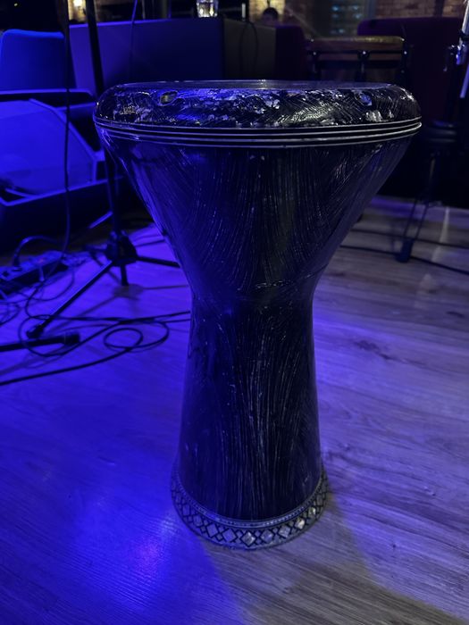 El fan Darbuka (doumbek)