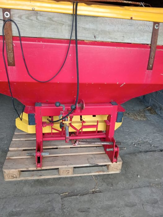 Rozsiewacz nawozów Rotina