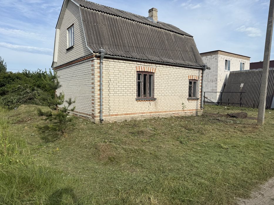 Продам будинок  біля лісу