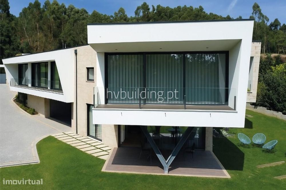 Exclusiva Moradia T4 com piscina em Galegos S. Martinho