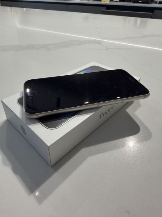 iPhone SE3 biały/64gb/jak nowy!