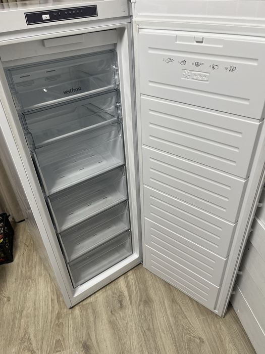 Морозильна камера Vestfrost 175л.