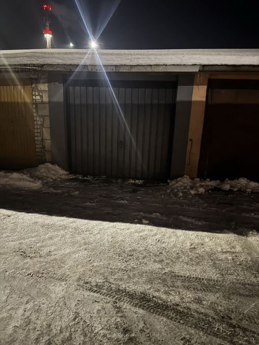 Wynajme garaz z prądem