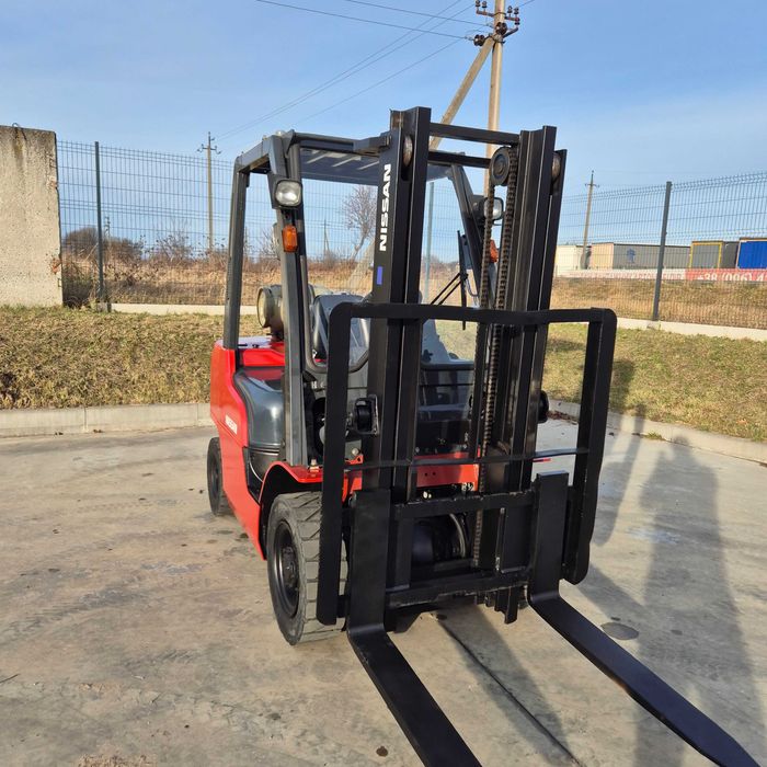 Погрузчик Nissan 2.5тон 2008р