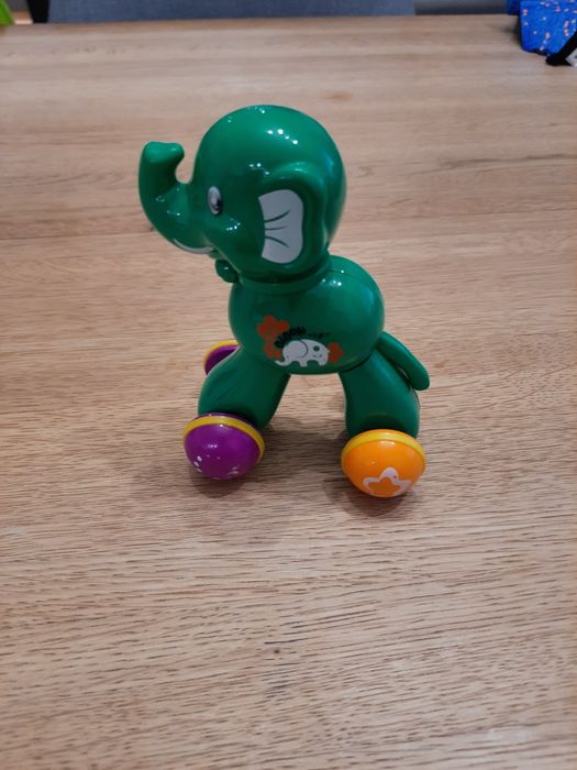 Zabawka słonik z napędem