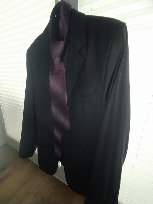 Sprzedam Garnitur stalowy, spodnie, marynarka ,kamizelka i krawat