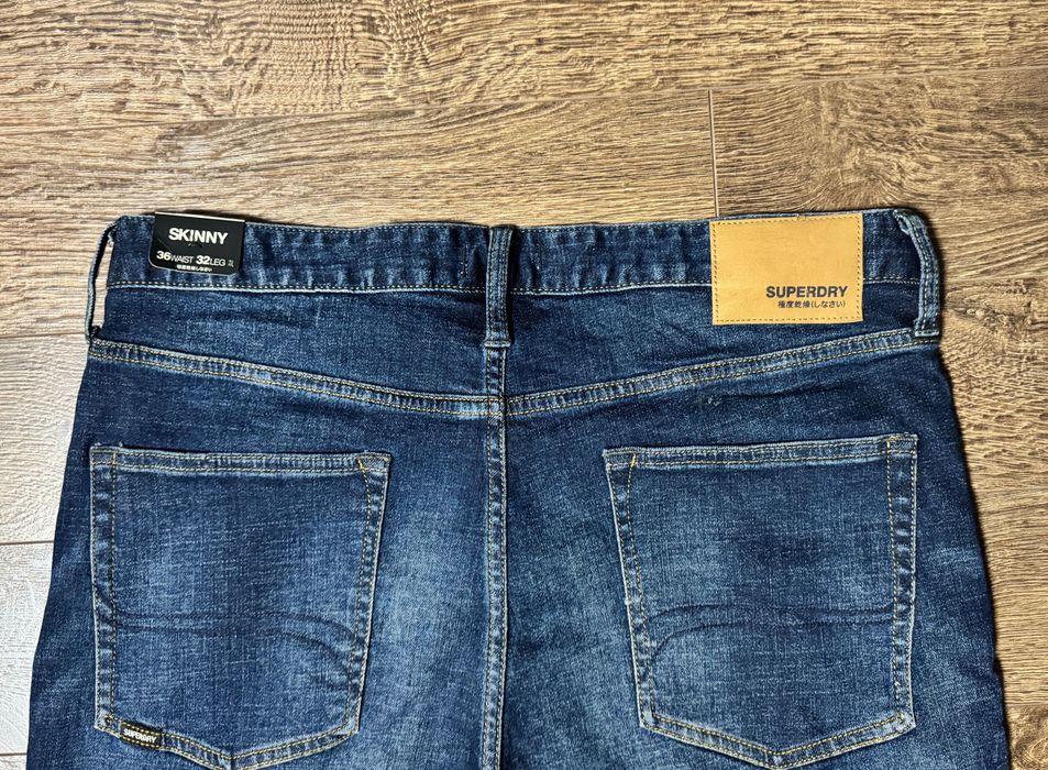 Продам джинсы Superdry.