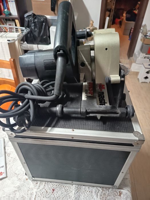 Máquina de abrir roços