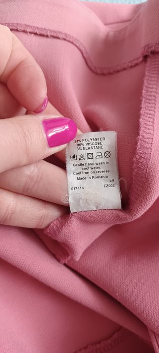 Sukienka taliowana z kamieniami River Island r L