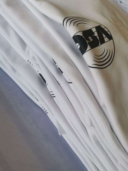 Estampagem Têxtil Personalizada: T-Shirts, Pólos, Sweaters, Sacos