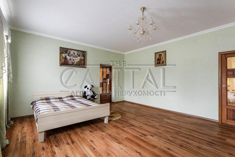 Продаж будинку ХОТІВ 10 СОТОК