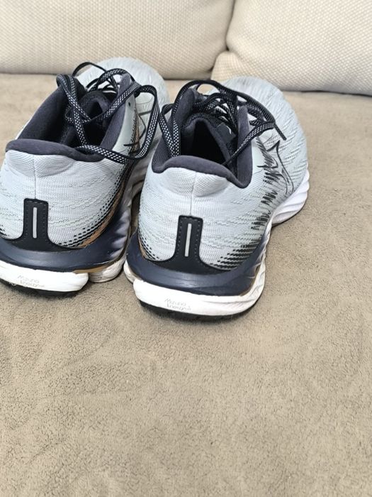 Кросівки ASICS Wave inspire 21 розм.45