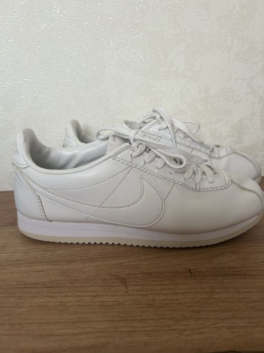 Оригінальні кросівки Nike Classic Cortez Leather білі(розмір 39/25 см)