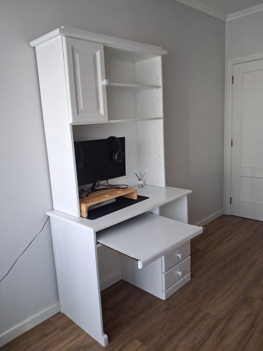 Mobília branca de quarto