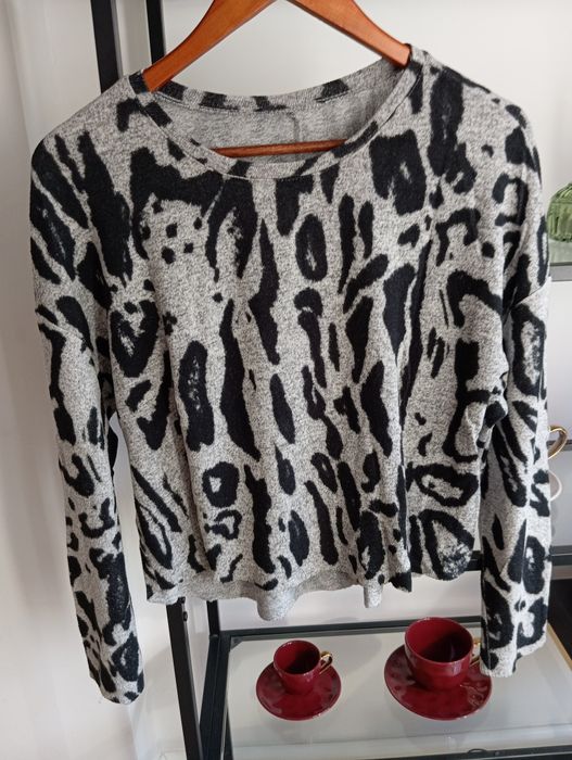 Sweter w panterkę M