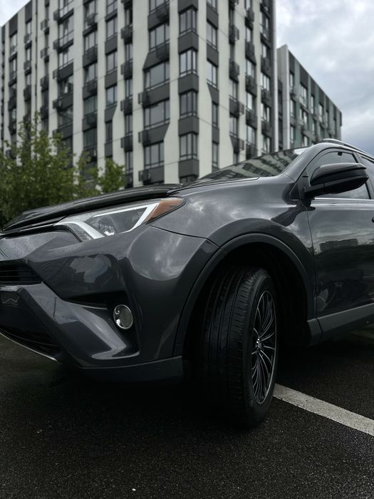 Продам свою машину TOYOTA RAV 4