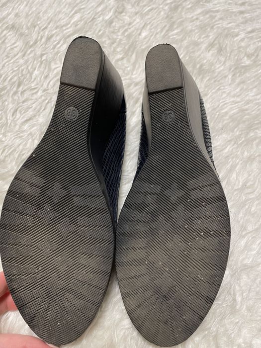 Półbuty na koturnie Lasocki