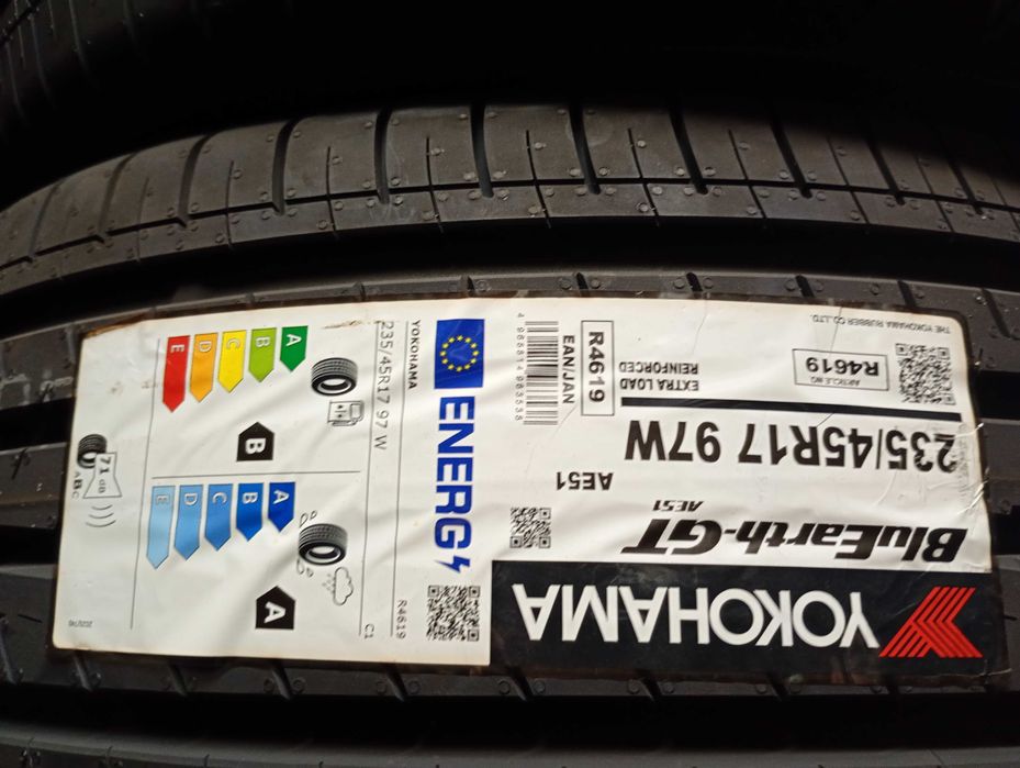 Opony lato 235/45r17 Yokohama AE51