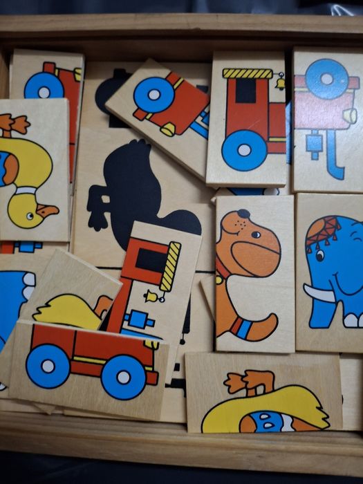Jogo educativo de madeira Sombras Divertidas – Puzzle de associação com caixa