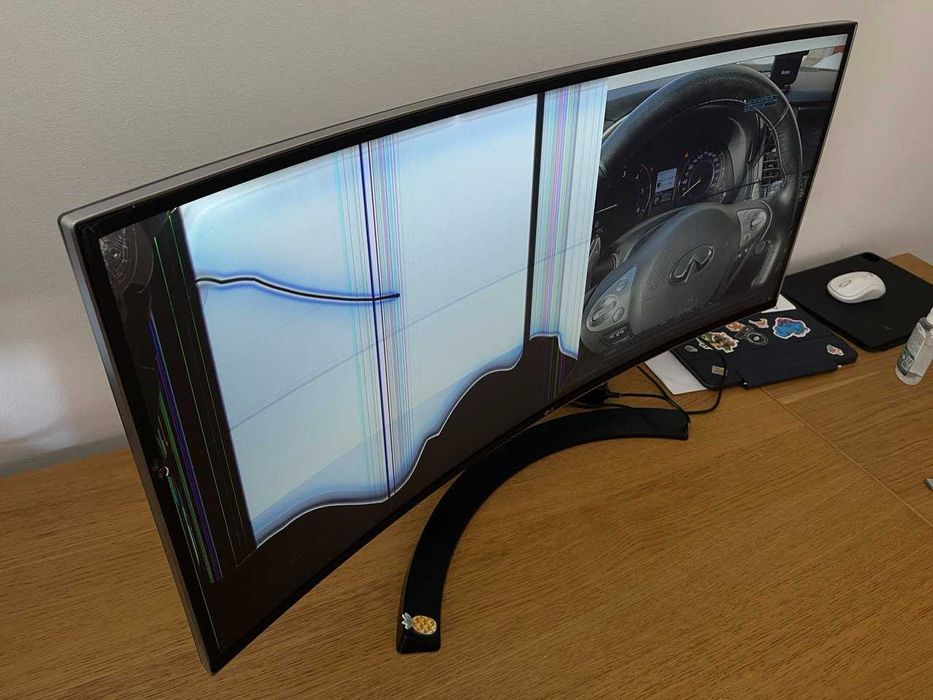 LG 34UC88 IPS monitor danificado