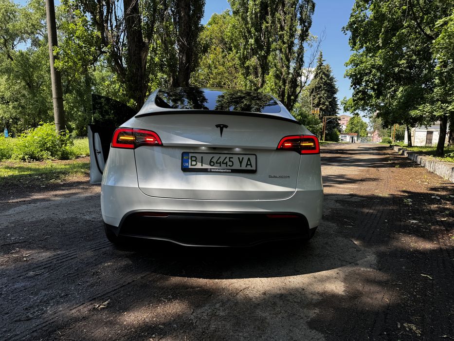Tesla model Y Perfomance 2023