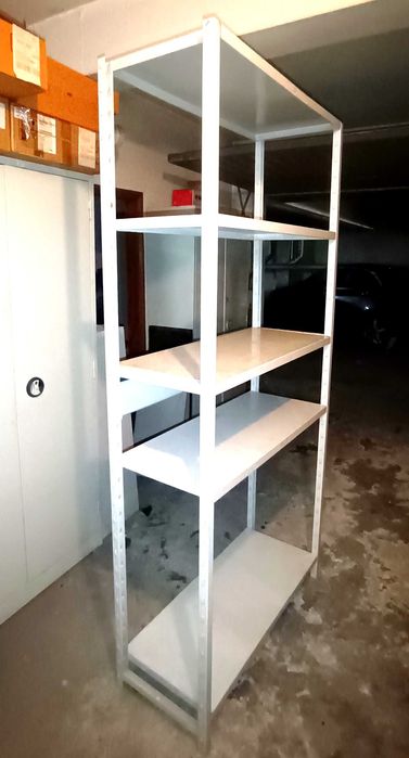 Estante metálica cinzenta de 5 prateleiras