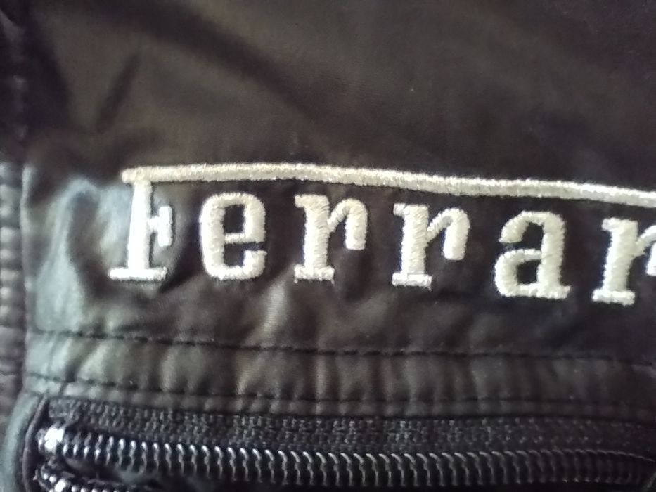 Kurtka Formuły 1 Scuderia Ferrari zdobyła 16