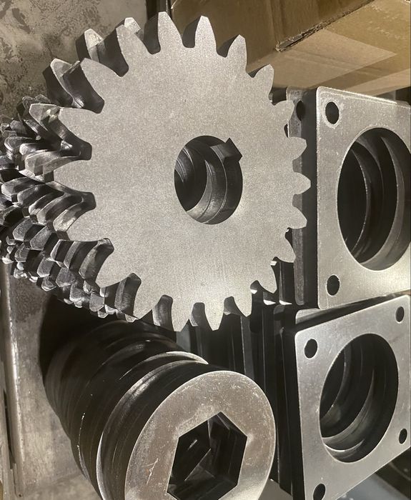 Cięcie, wycinanie laserem i gięcie blach CNC.