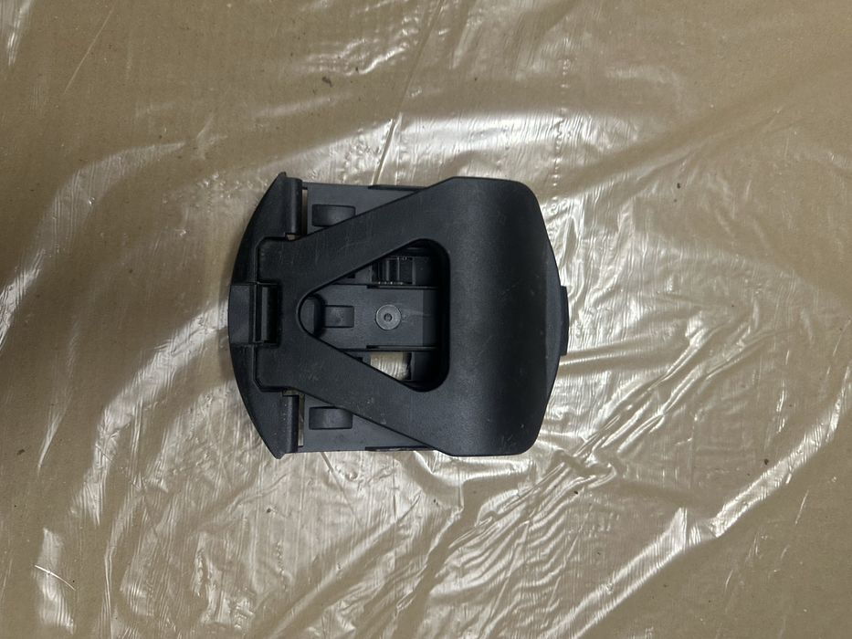 Кріплення знака аварійної зупинки mercedes w204,w212,c207,a2048900114