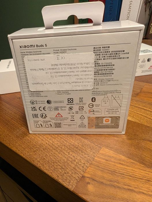 Auriculares Xiaomi Buds 5 selados e novos