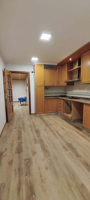 Vendo T1+1 com terraço e  parqueamento