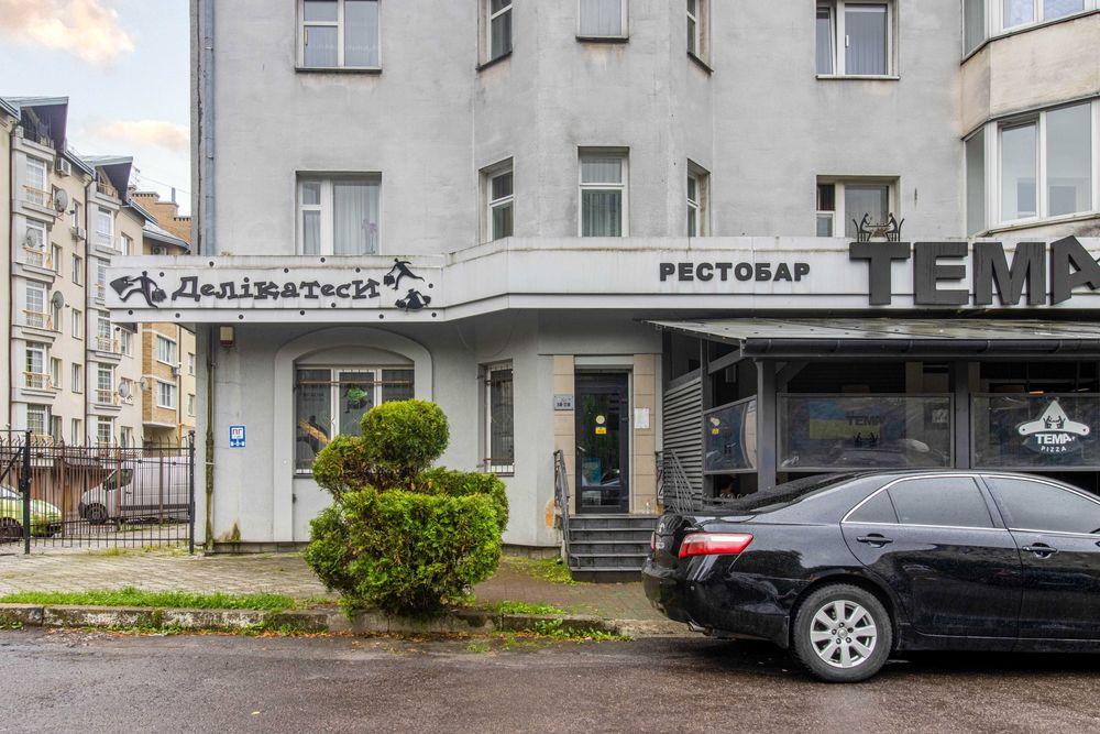 Рестобар Фасадний вхід вул.Драгана ( СИХІВ )