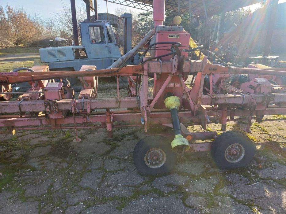 Сівалка Bekker aeromat 12 рядків