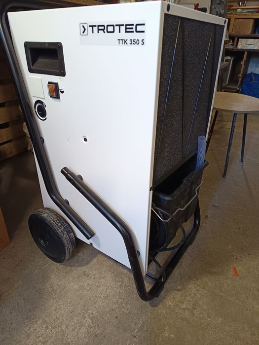 Wynajem osuszaczy ,,pochłaniaczy wilgoci,,