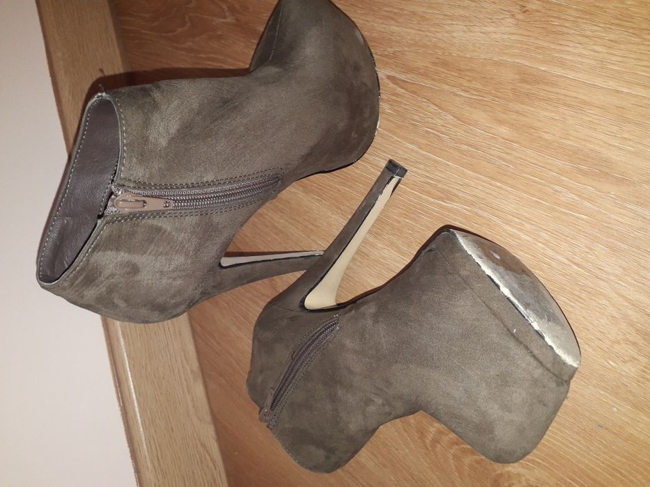 Botim Camurça Creme