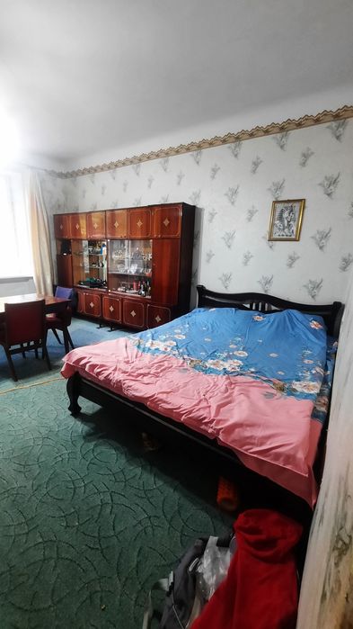 Продам 3-х комнатную сталинку. Центр. D E.