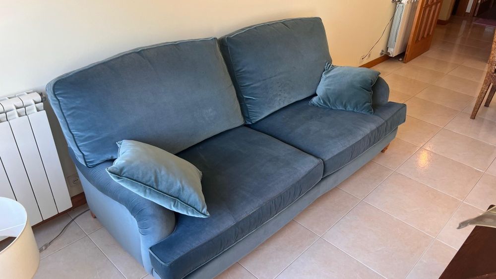 Sofá Moderno 3 lugares em Veludo