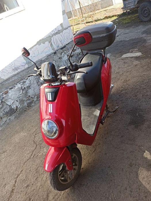 Електроскутер Fada NiO 2000W (Li-Ion) Графітовий