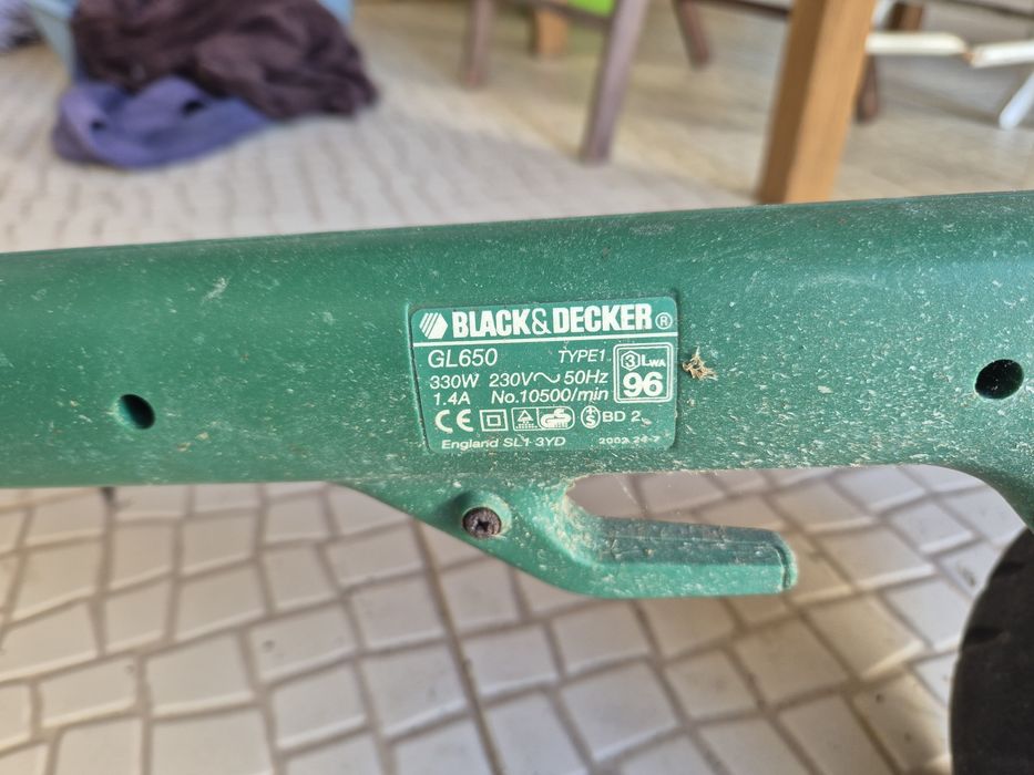 Aparador de relva elétrico Black & Decker GL650