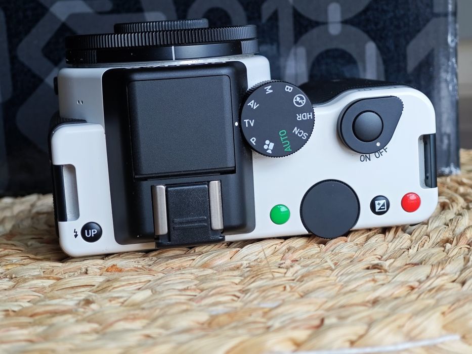 Pentax K-01 z obiektywem DA 40mm XS  Unikat !!!