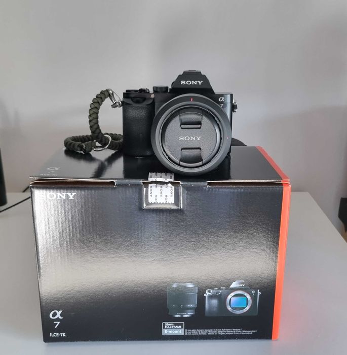 SONY A7 + 28-70mm + 50mm (Full-Frame)