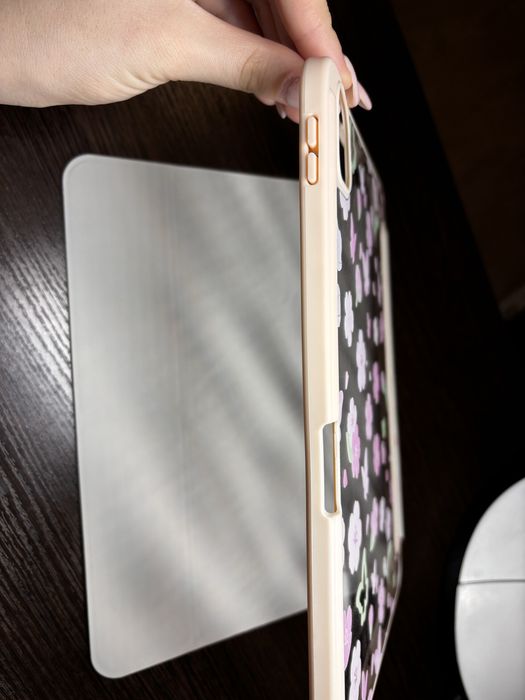 Чохол на IPad новий