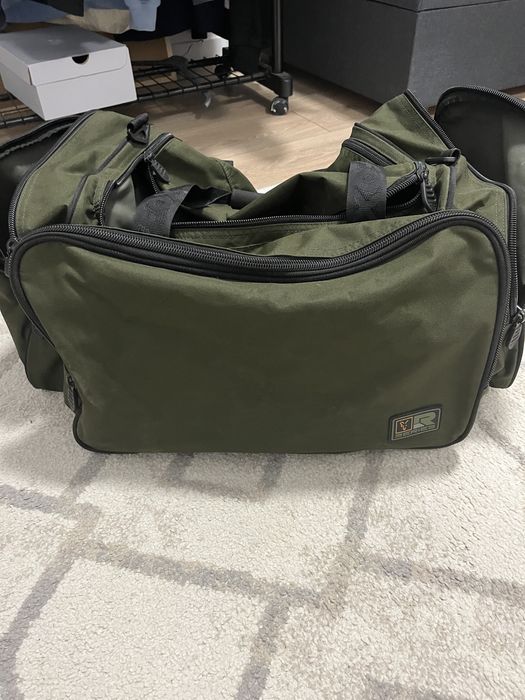 sprzedam torbe fox z dodatkami kulki gratis